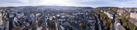 Deutschland, Wuppertal, Elberfeld, Luftaufnahme des Laurentiusplatzes, lizenzfreies Stockfoto