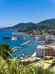 Italien, Campagnia, Ischia, Blick auf die Bucht von Lacco Ameno, - AMF06539