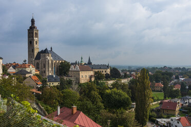 Tschechien, Kutna Hora, Blick auf die Kirche Sankt Jakob - RUNF00538