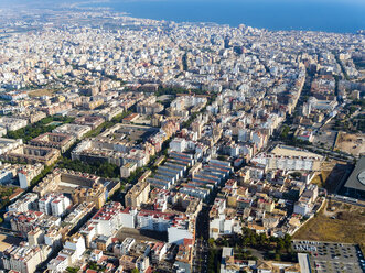 Spanien, Balearen, Mallorca, Luftaufnahme von Palma de Mallorca - AMF06547
