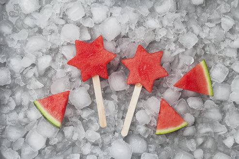 Selbstgemachte gefrorene Wassermelonen-Sterneislutscher - GWF05743