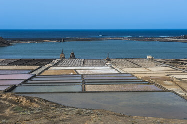 Spanien, Kanarische Inseln, Lanzarote, Salinas de Janubio - RUNF00587