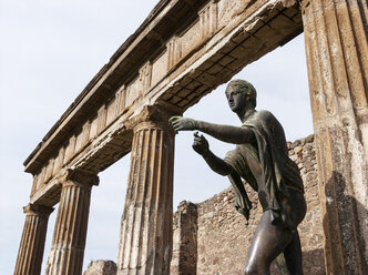 Italien, Kampanien, Ausgrabungsstätte Pompeji, Römische Statue - WWF04602