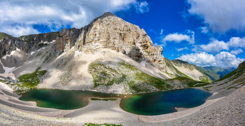 Italien, Umbrien, Sibillinische Berge, Lago di Pilato im Sommer - LOMF00788