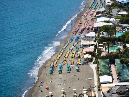 Italien, Kampanien, Neapel, Golf von Neapel, Insel Ischia, Strand Maronti - AMF06604