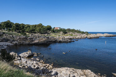 Denmark, Bornholm, rocky bay in Allinge-Sandvig Sogn - RUNF00706