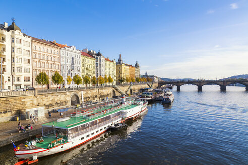 Czechia, Prague, Row of houses at riverside - JUNF01650