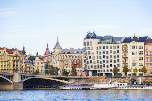 Tschechische Republik, Prag, Altstadt, Moldau und Brücke - JUNF01655