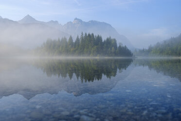 Germany, Bavaria, Werdenfelser Land, Isar dam Kruen, morning fog - SIEF08260