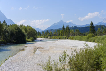 Germany, Bavaria, Werdenfelser Land, Isar dam Kruen - SIEF08266