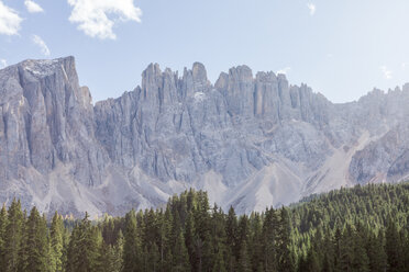 Italy, South Tyrol, Dolomites, Latemar mountain seen from Lago di Carezza - MMAF00737