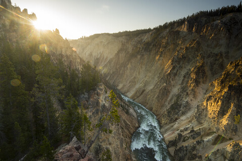 Snake River Canyon unterhalb der Lower Yellowstone Falls, Yellowstone National Park, Wyoming, USA, lizenzfreies Stockfoto