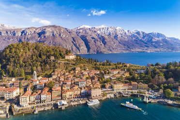 Italien, Lombardei, Luftaufnahme von Bellagio und Comer See - TAMF01103