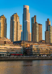 Blick auf moderne Architektur im berühmten Viertel Puerto Madero in Buenos Aires, Argentinien. - SPCF00308