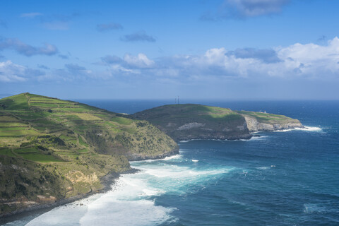 Portugal, Azoren, Sao Miguel, Blick auf die Nordküste, lizenzfreies Stockfoto