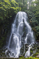 Portugal, Azores, Sao Miguel, Achada waterfall in Achada - RUNF00811