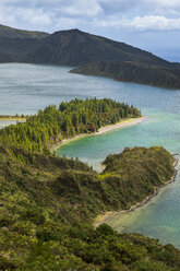 Portugal, Azores, Sao Miguel, Lagoa das Sete Cidades - RUNF00813