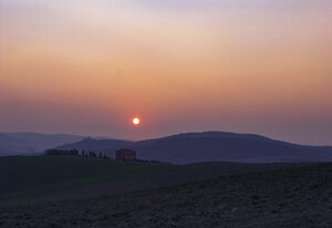Italien, Toskana, Crete Senesi, Sonnenaufgang - WWF04720
