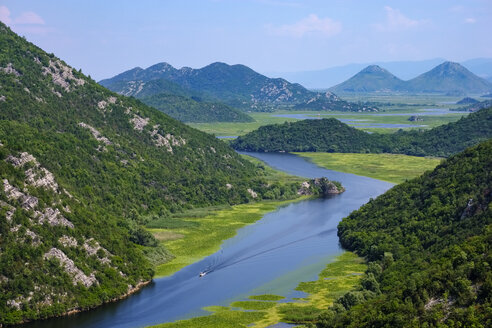 Montenegro, Fluss Crnojevic und Skadar-See vom Aussichtspunkt Pavlova Strana aus gesehen - SIEF08303
