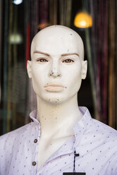 Gekratzter Kopf einer männlichen Schaufensterpuppe - SKAF00134
