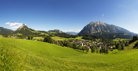 Österreich, Steiermark, Ausseerland, Tauplitz mit Grimming - WWF04783