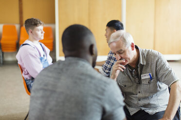 Emotionaler Mensch in der Gruppentherapie - CAIF22545