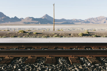 Eisenbahnschienen in der Wüste in den Salt Flats - MINF10022