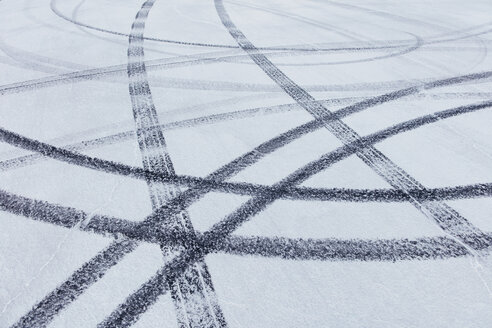 Detail der Reifenspuren auf den Salt Flats - MINF10026