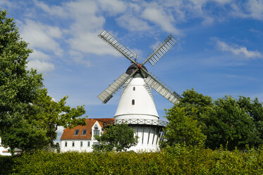 Denmark, Jutland, Sonderborg, wind mill - UMF00917
