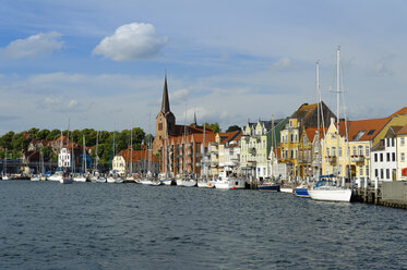 Denmark, Jutland, Sonderborg, view on city harbour - UMF00918