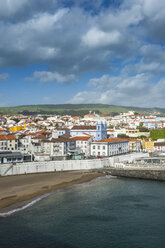 Portugal, Azoren, Terceira, Angra do Heroismo, Blick auf die Stadt - RUNF00838