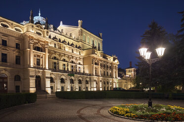 Poland, Krakow, Juliusz Slowacki Theatre at night - ABOF00398