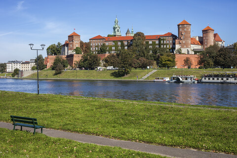 Polen, Krakau, Schloss Wawel an der Weichsel, lizenzfreies Stockfoto