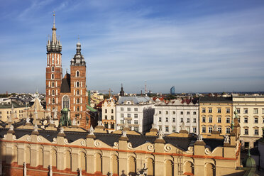 Polen, Krakau, Altstadt, Stadtsilhouette mit Marienkirche - ABOF00402