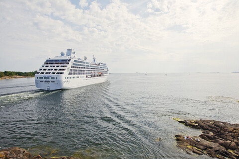 Kreuzfahrtschiff in Helsinki, Finnland, lizenzfreies Stockfoto