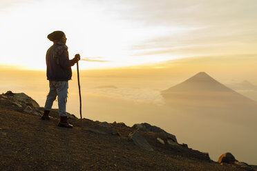 Man hiking mountain in Guatemala - FOLF10142