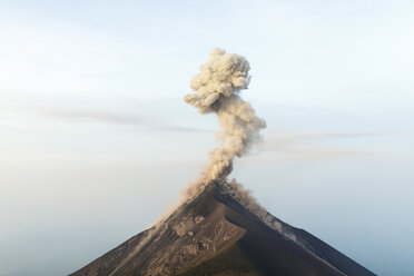 Ausbruch des Vulkans de Fuego in Acatenango, Guatemala - FOLF10143