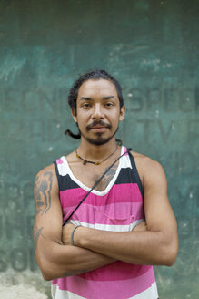 Porträt eines Mannes in Guatemala - FOLF10151