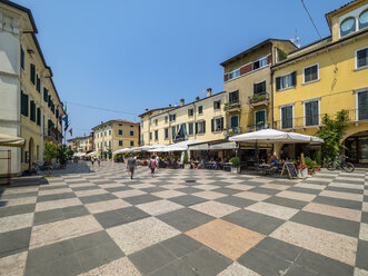 Italien, Venetien, Lazise, Altstadt - AMF06689