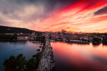 Charles Bridge at sunset, Prague, Czech Republic - CUF46717