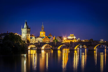 Charles Bridge, Prague, Czech Republic - CUF46718