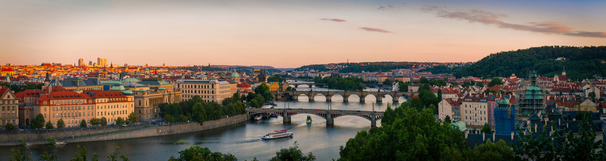 Karlsbrücke, Prag, Tschechische Republik - CUF46719