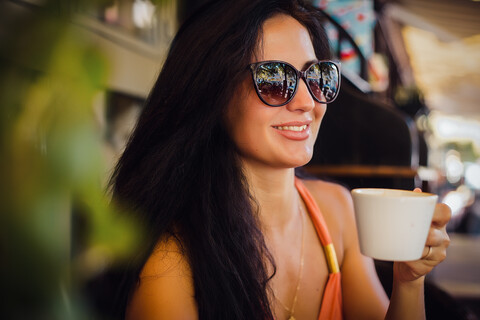 Frau im Cafe, lizenzfreies Stockfoto