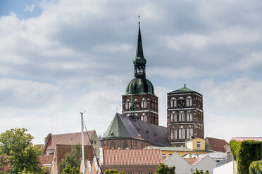Germany, Stralsund, view to rooftops and St. Nicholas church - RUNF00913