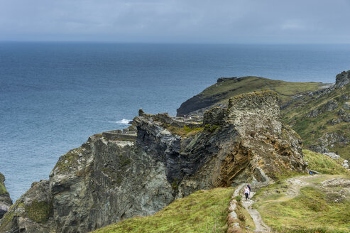 UK, England, Cornwall, Burg Tintagel auf der Insel Tintagel - RUN00927