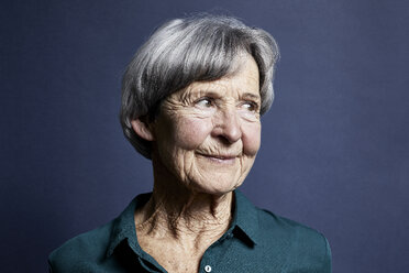 Portrait of smiling senior woman - RBF06999