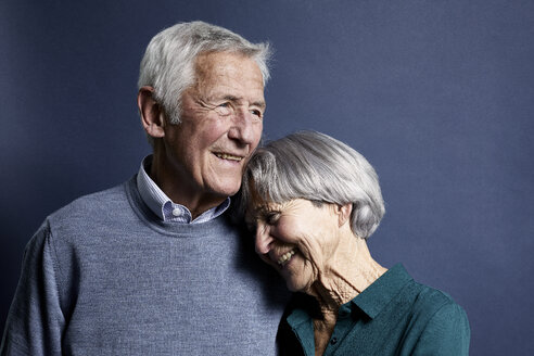 Portrait of senior couple - RBF07001