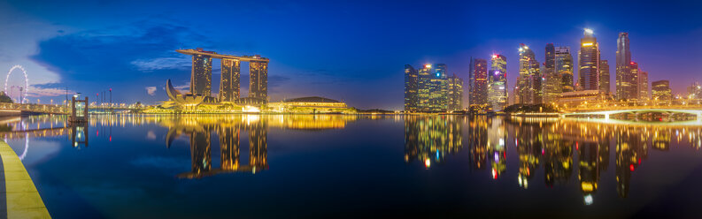 Singapore, Marina Bay Sands Hotel at night - SMAF01185