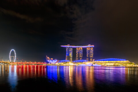 Singapur, Marina Bay Sands Hotel bei Nacht, lizenzfreies Stockfoto