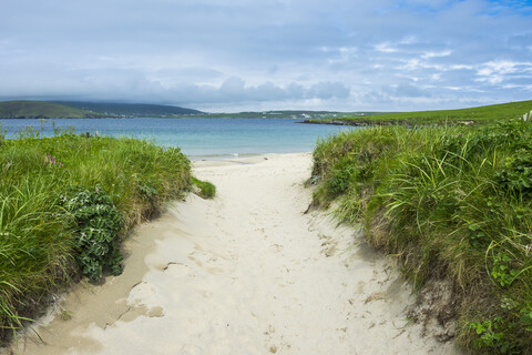 Vereinigtes Königreich, Schottland, Shetlandinseln, Sandstrand in Levenwick, lizenzfreies Stockfoto